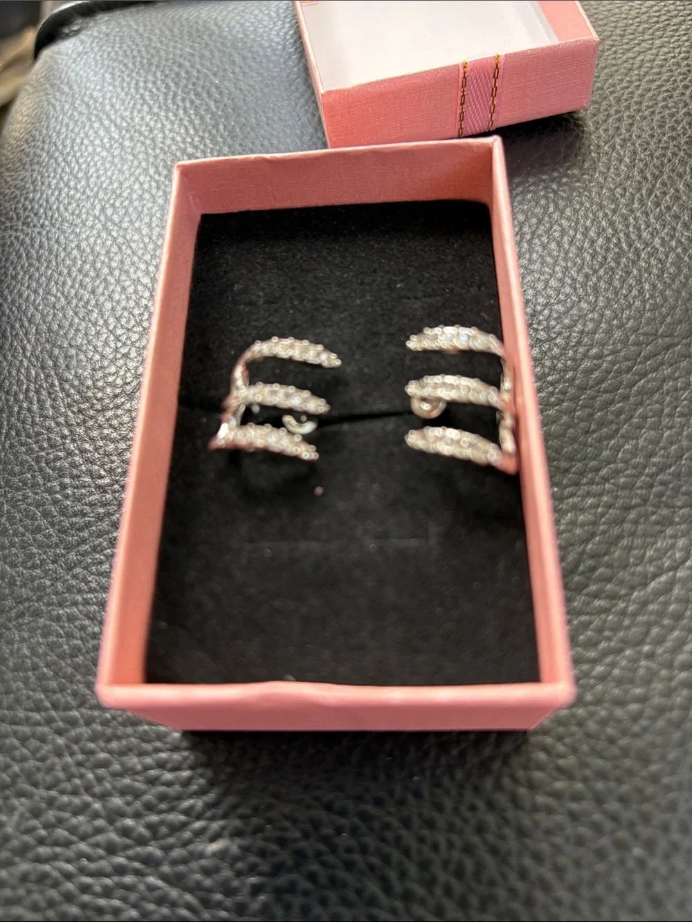 925 Silver Rhinestone CZ Three-Claw Geometric Pierced Earrings Brand New - Picture 2 of 6